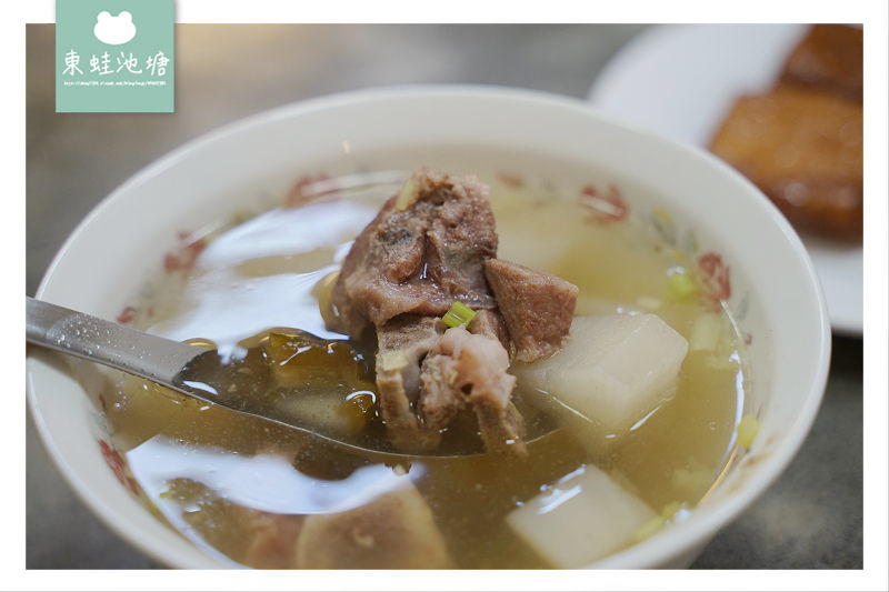 【宜蘭羅東平價小吃推薦】古早味在地小吃 美味米糕乾麵菜頭排骨湯 南方澳米糕