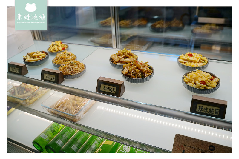 【台中草悟道聚餐推薦】傳統中式桌菜 老屋包廂用餐區 hechino 做茶菜