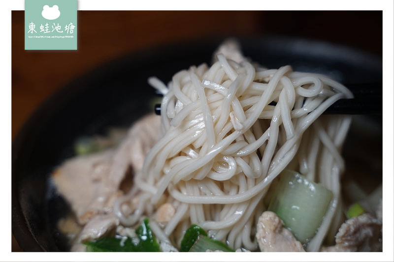 【台北信義區平價小吃推薦】又香又辣怪味乾拌麵 重慶抄手麵食