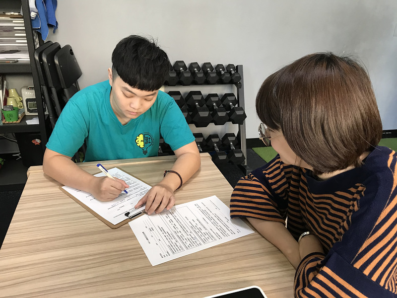[高雄健身運動工作室推薦] EFS專業醫療背景教練群 專研健康生活