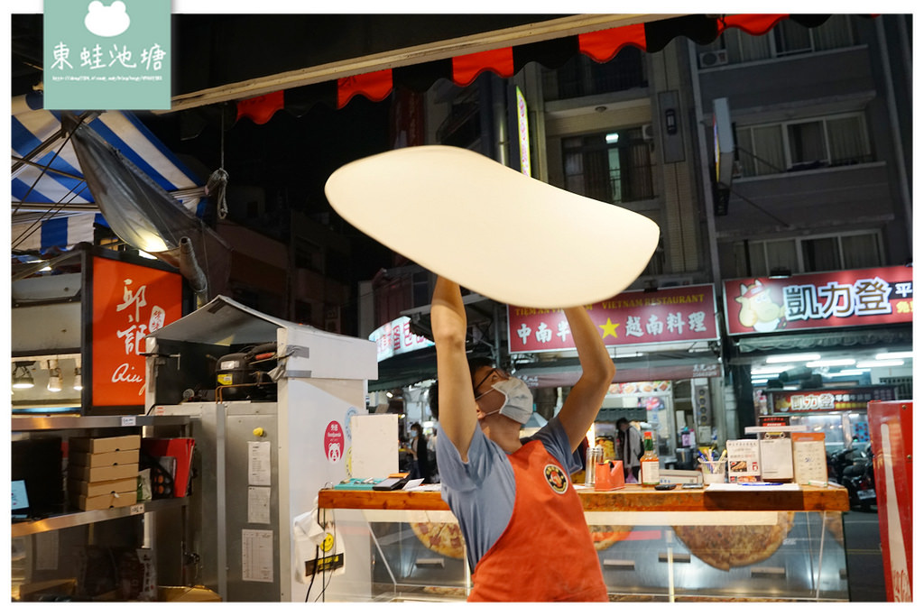 【台中忠孝路夜市美食推薦】手工現做美式手拋披薩 20吋披薩只要400元 怪獸披薩
