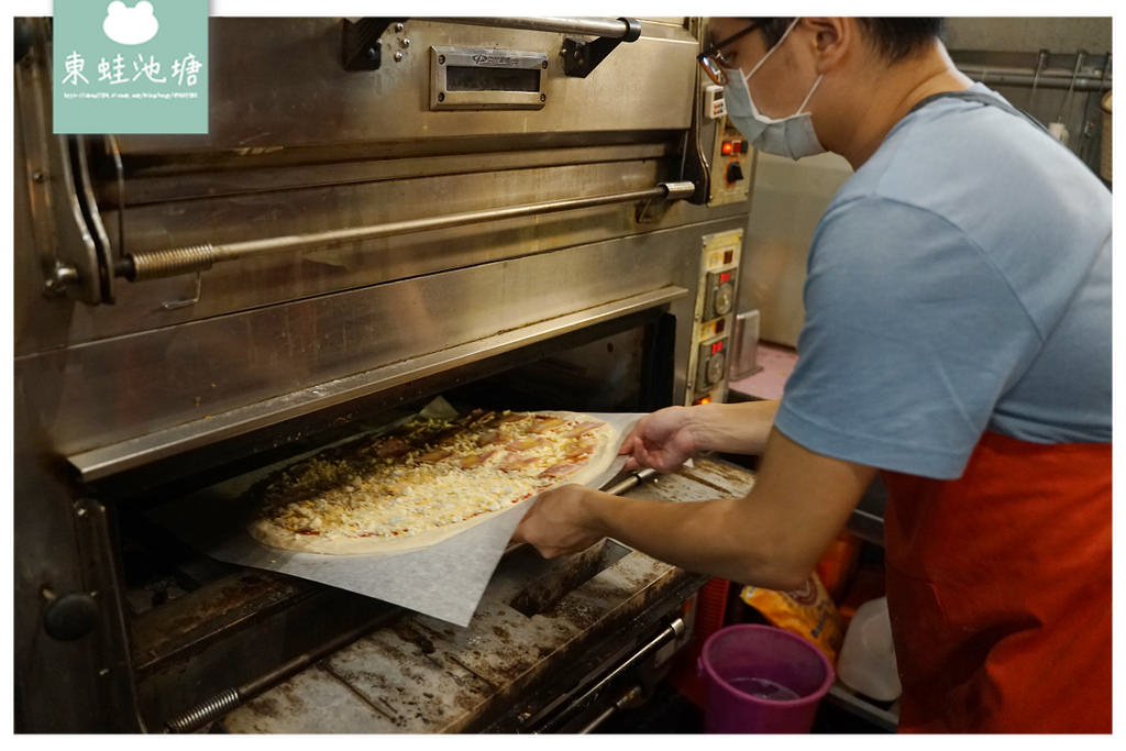 【台中忠孝路夜市美食推薦】手工現做美式手拋披薩 20吋披薩只要400元 怪獸披薩
