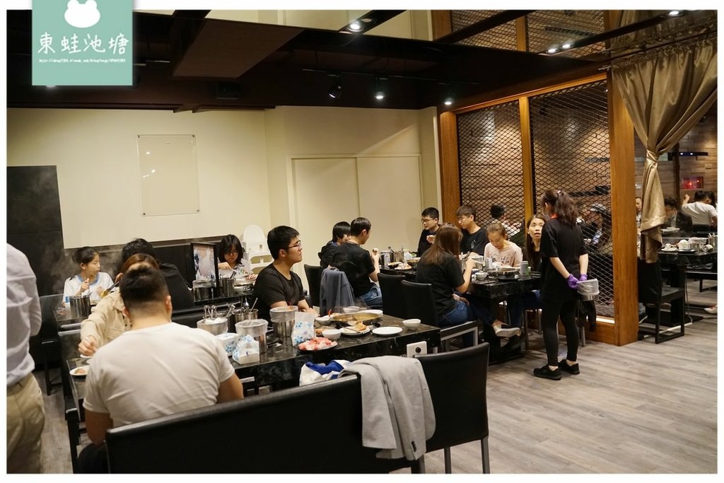 台北公司聚餐吃到飽 嗨蝦蝦百匯鍋物光復店 鴛鴦鍋/握壽司生魚片/天使紅蝦/雞佛無限量供應