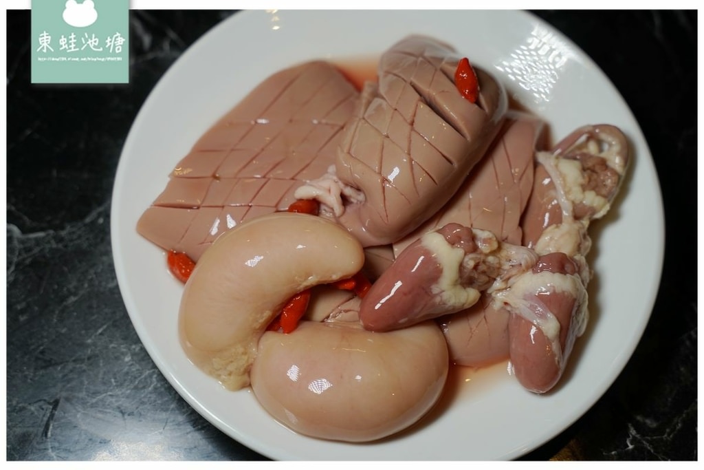 台北公司聚餐吃到飽 嗨蝦蝦百匯鍋物光復店 鴛鴦鍋/握壽司生魚片/天使紅蝦/雞佛無限量供應