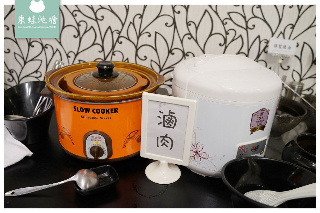 【中壢火鍋推薦】獨家北極熊麻奶湯 自助式蔬菜吧吃到飽 麻六味精選鍋物