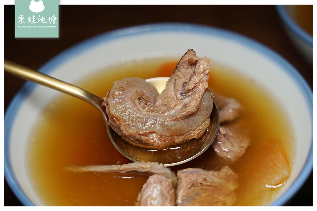 【新竹關東路美食推薦】新竹在地特色老宅餐廳 超軟嫩舒肥牛排 硬派主廚的軟嫩料理關東店
