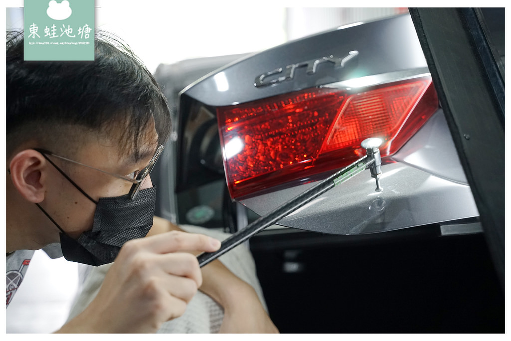 【台中汽車凹痕修復廠商推薦】免烤漆/免留車/免補土/保留原漆 美國PDR修復認證/IMI國際EV認證 DentGarage凹痕車庫