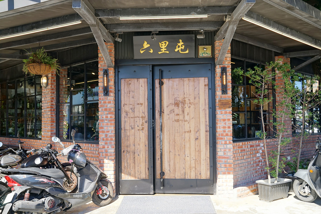 【花蓮牛肉麵店推薦】美味紅燒半筋半肉麵 必吃豪邁羊腳筋 六里屯麵食專家美崙旗艦店