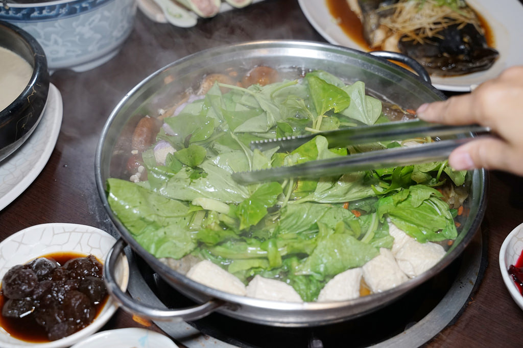 【花蓮必吃美食推薦】必吃九品蓮花鍋 花蓮在地野菜吃到飽 櫻の田野休閒養生館