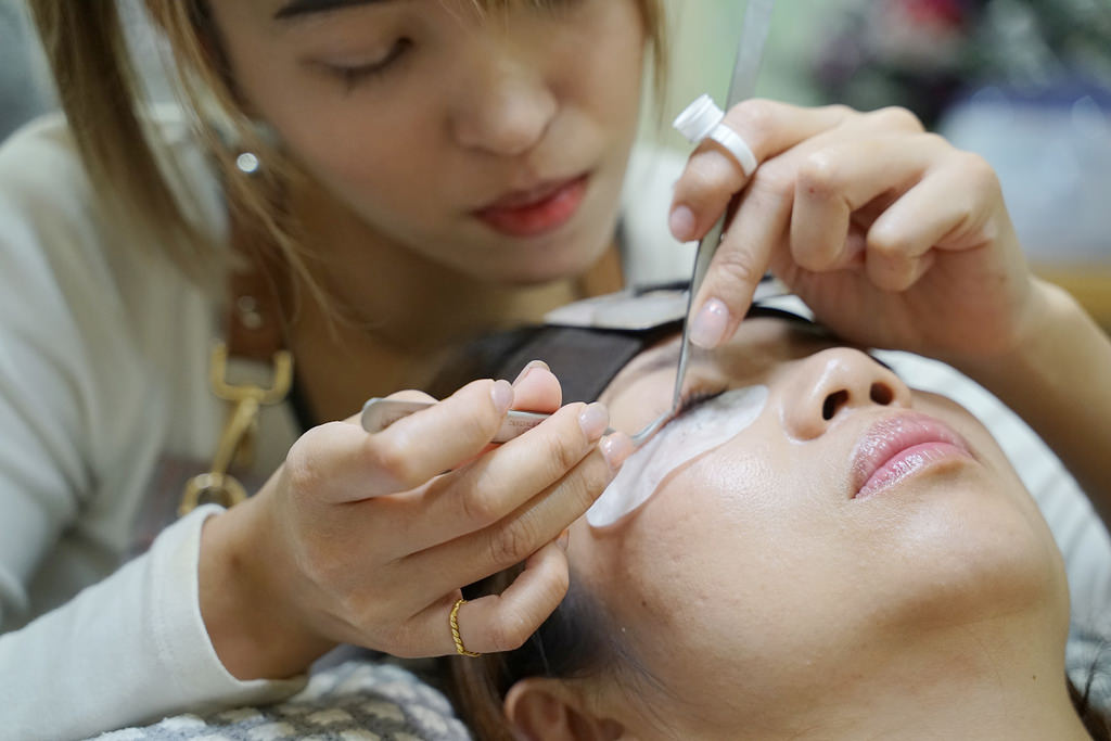 【台中夜間美睫推薦】下睫毛接到滿400元 營業至凌晨3點 S&k美睫美甲