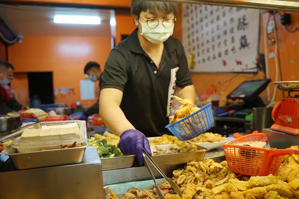 【南投埔里宵夜推薦】埔里超人氣鹹酥雞 50種新鮮炸物食材 犁田鹹酥雞埔里總店