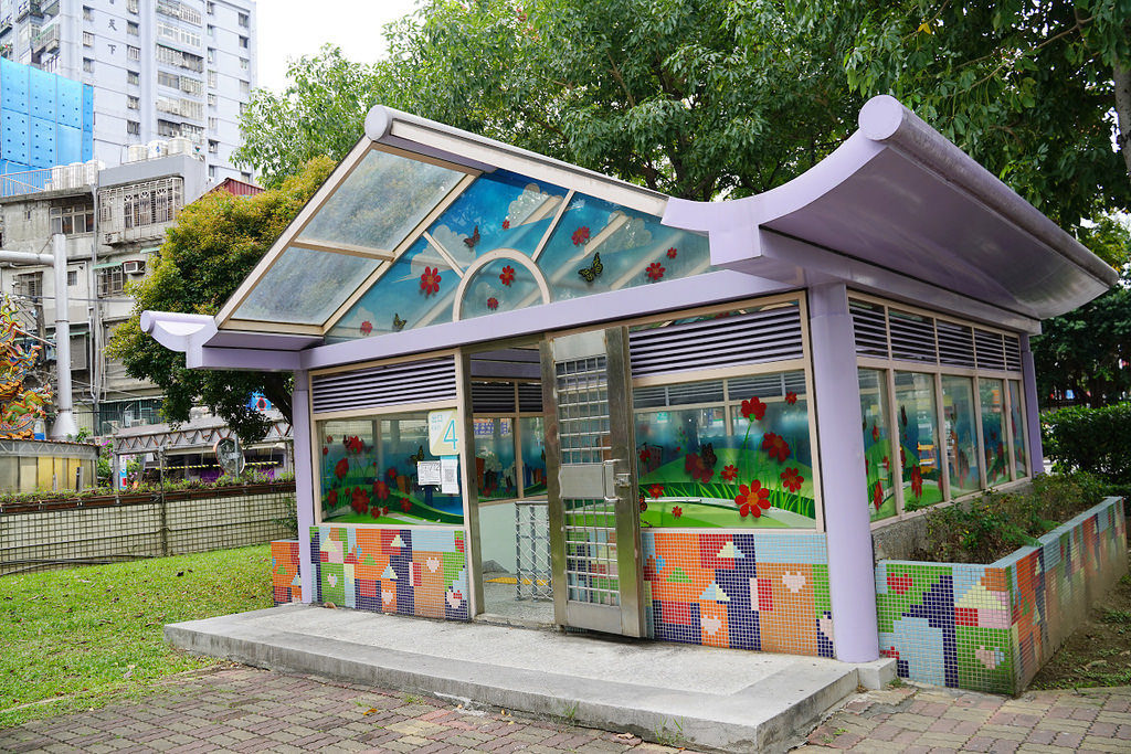 【板橋親子公園推薦】極地企鵝共融式遊戲場 附地下停車場好停車 重慶公園