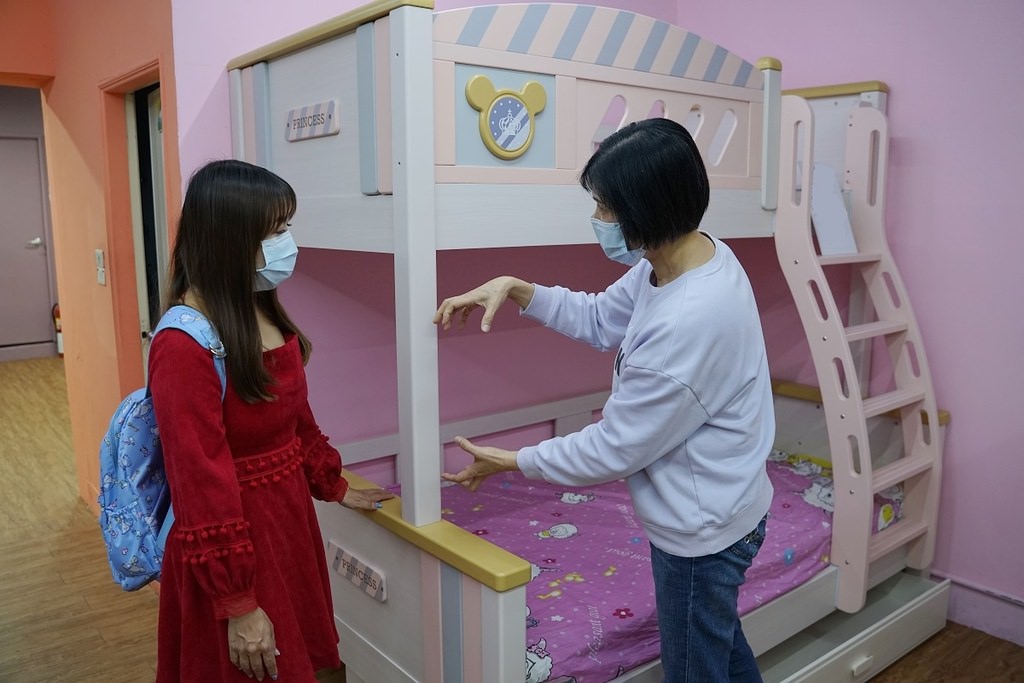 【台北兒童床架推薦】北歐實木上下舖雙層床架 造型跑車床架 SUN-BABY兒童家具 台北總代理