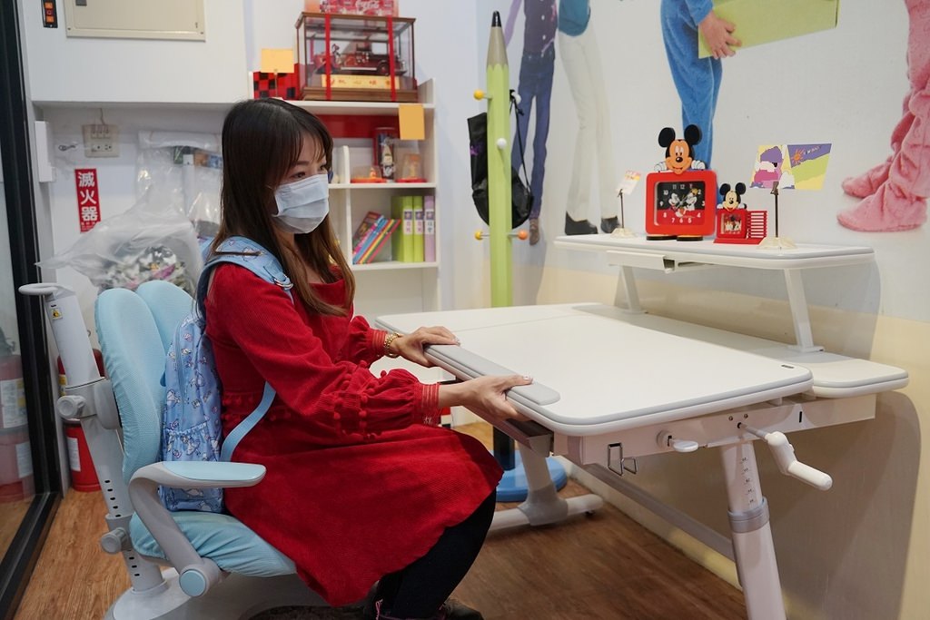 【台北兒童床架推薦】北歐實木上下舖雙層床架 造型跑車床架 SUN-BABY兒童家具 台北總代理