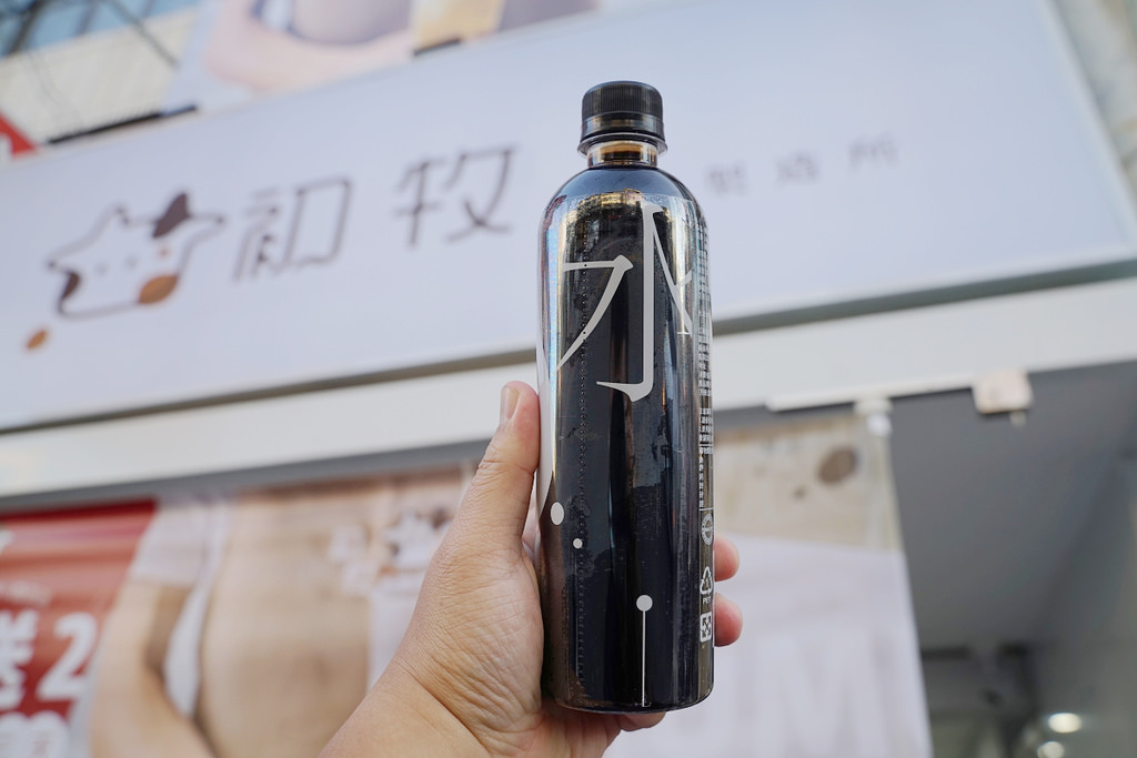 【台中沙鹿手搖飲料店推薦】BLACMAX黑色漸層飲 嘉明的味道鮮奶飲 初牧乳飲製造所台中沙鹿店