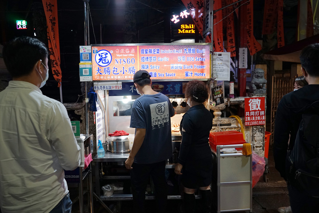 【士林夜市小吃推薦】大南路人氣美食 口味選擇多 冠正宗創始店大腸包小腸