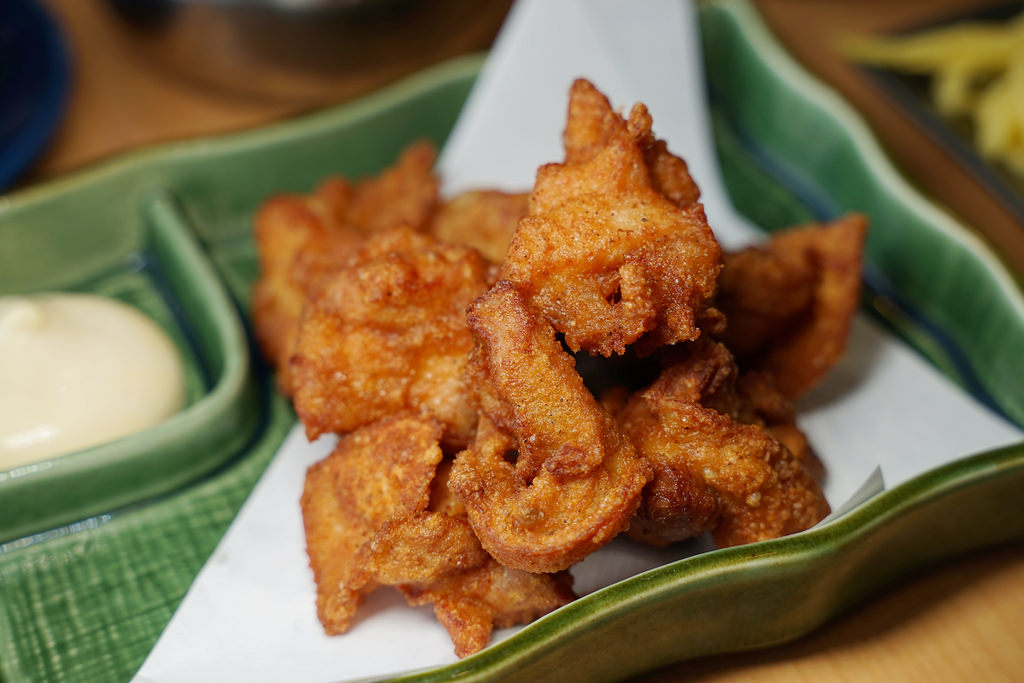 【大園竹尾漁港美食推薦】每日堅持手工現做現烤太極鰻魚飯 外銷日本等級 鰻天下水產貿易