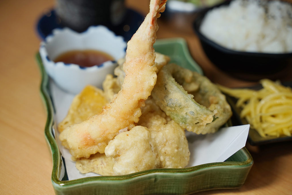 【大園竹尾漁港美食推薦】每日堅持手工現做現烤太極鰻魚飯 外銷日本等級 鰻天下水產貿易