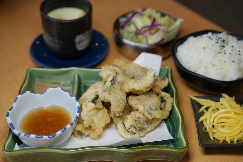 【大園竹尾漁港美食推薦】每日堅持手工現做現烤太極鰻魚飯 外銷日本等級 鰻天下水產貿易