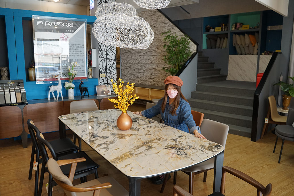 【台中北屯家具店推薦】台灣製造復刻冢具 進口原裝布料/牛皮 新麗精品家具
