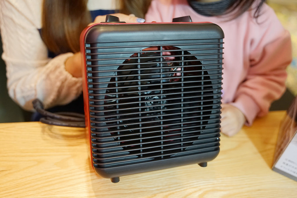 【電暖器推薦】快速暖房超方便 過熱安全保護裝置 富士電通智能溫控電暖器 FTH-EH110