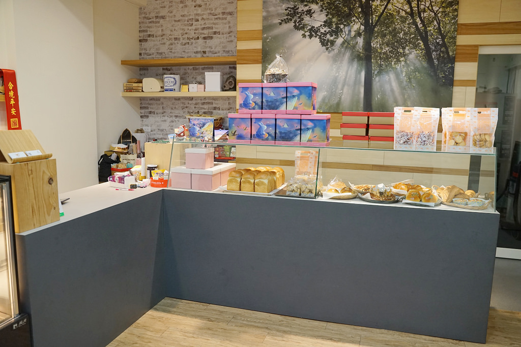 【台中霧峰人氣好吃麵包店推薦】Panettone義大利水果麵包年節禮盒 法國節慶必吃國王派 藍鯨手作&風土城堡烘焙坊