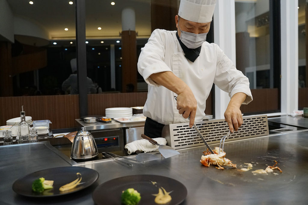 【苗栗頭份鐵板燒推薦】絕美夜景無菜單料理 商務包廂約會用餐好選擇 後花園會所鐵板燒