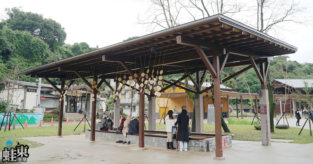 【金山免費景點推薦】黃金溫泉足湯 日式木造建築 中山溫泉公園