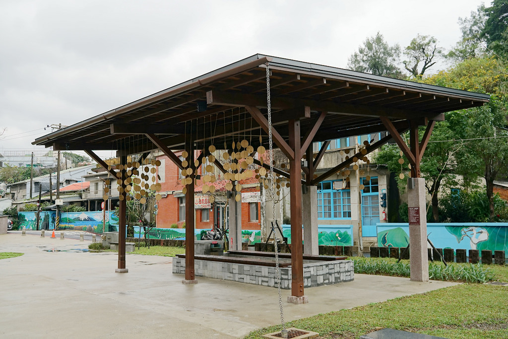 【金山免費景點推薦】黃金溫泉足湯 日式木造建築 中山溫泉公園