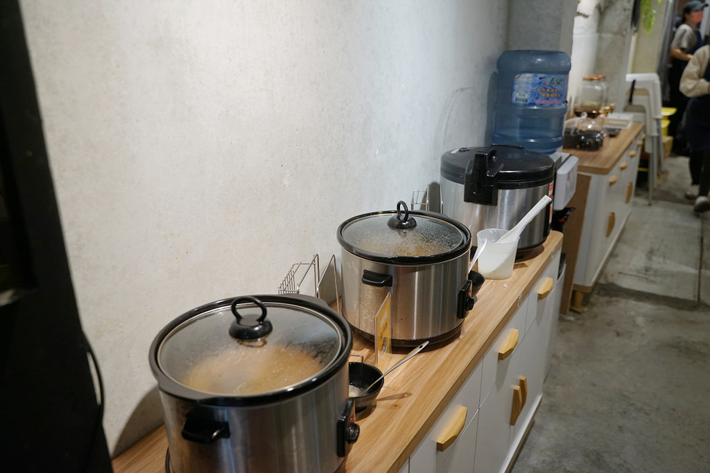 【台中一中吃到飽餐廳推薦】迴轉火鍋吃到飽只要259元 +100元升級肉肉吃到飽 花漾轉轉鍋