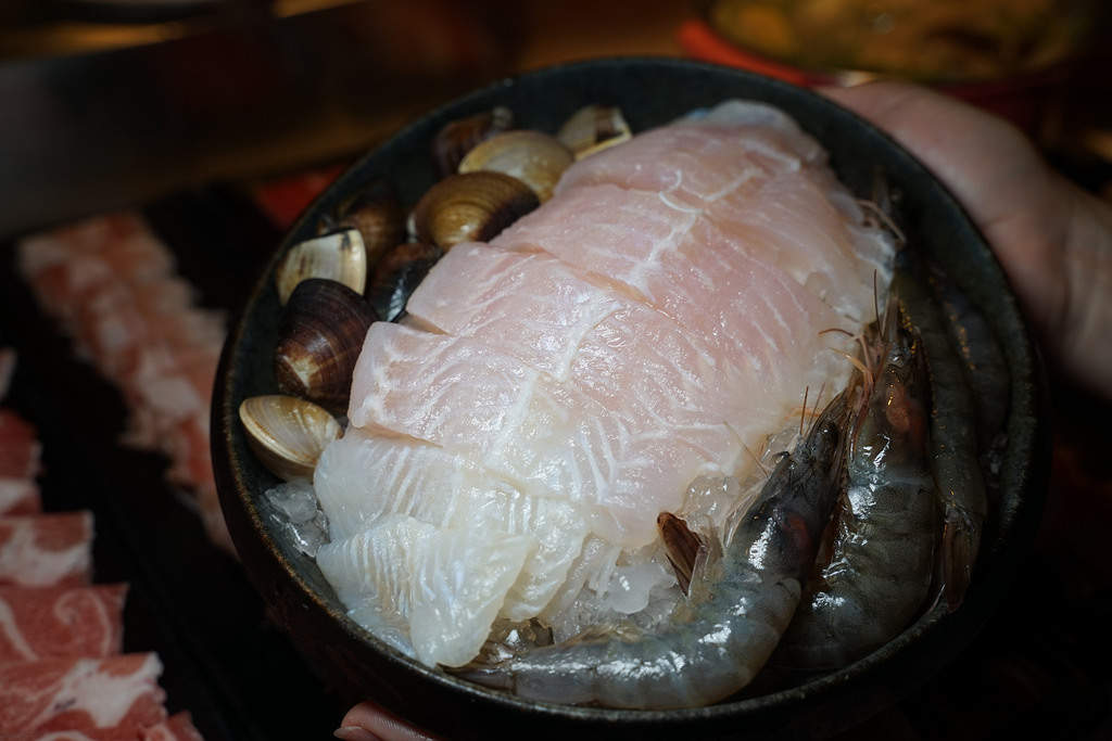 【台中一中吃到飽餐廳推薦】迴轉火鍋吃到飽只要259元 +100元升級肉肉吃到飽 花漾轉轉鍋