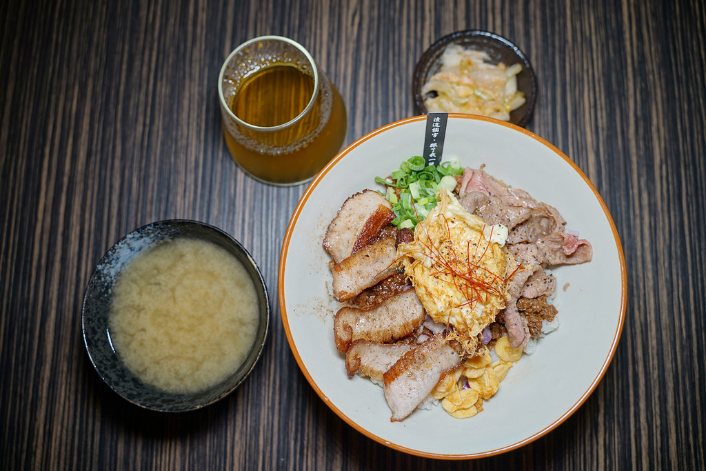 【台中美村路宵夜推薦】全台最AV女優的深夜食堂 3P用餐買二送一 渣女深夜和牛燒肉燥飯