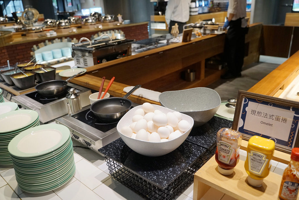 【台中親子飯店推薦】太空火箭探索樂園+宇宙漫步銀河探索樂園 全台最大自助式早午餐餐廳 台中鳳凰酒店