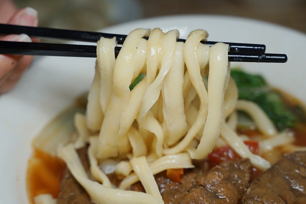 【內湖牛肉麵推薦】牛肉麵節三冠王 獨特紅魽魚肉水餃 達人麵館