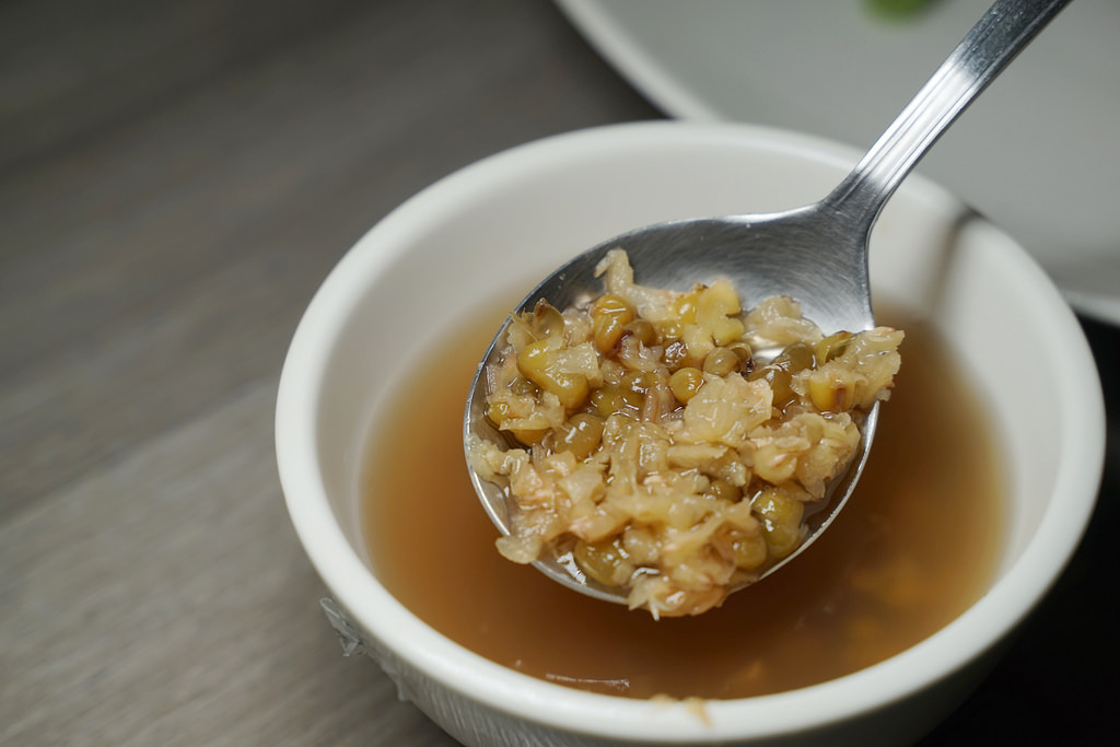 【台北西湖市場美食推薦】八穀米飯專賣店 美味手工蛋捲 自然廚房 (西湖市場美食街95號)