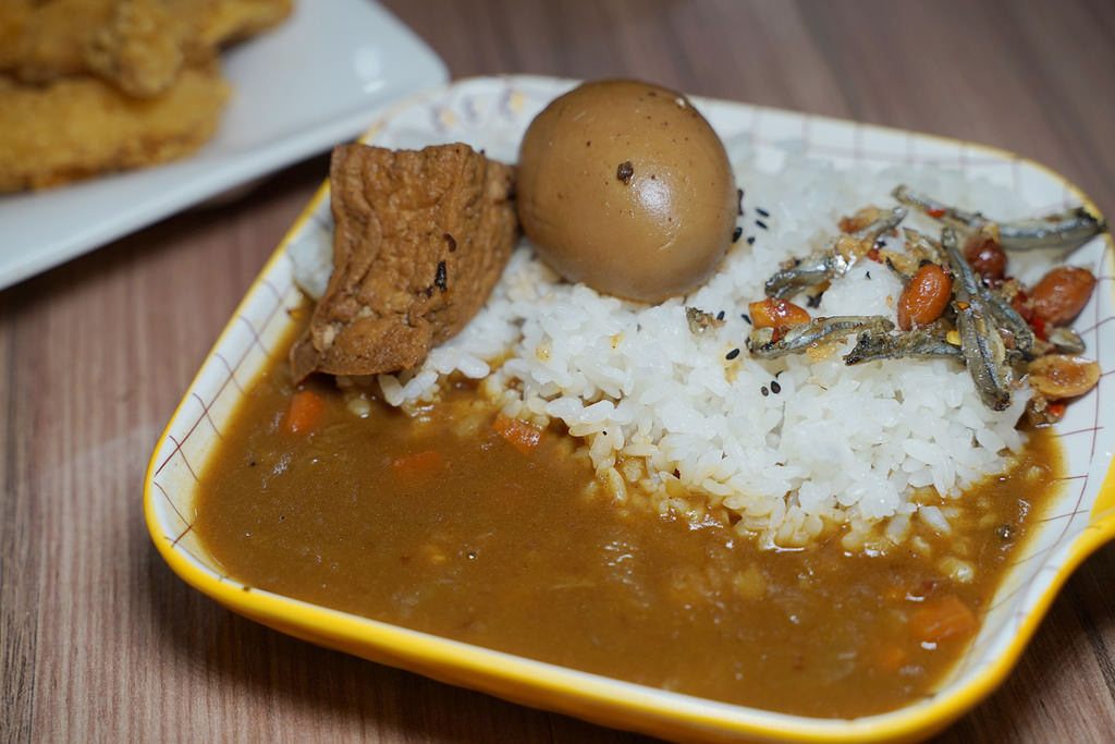 【五股早午餐推薦】中式麵線咖哩飯超豐盛 獨特台式口味 瑞龍中西式早點