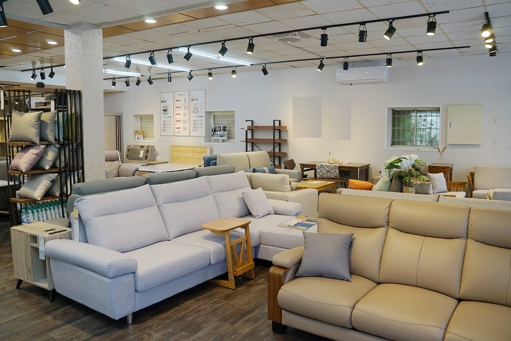 【宜蘭家具店推薦】宜蘭市區滿萬免運送貨到府 客製化沙發終身保修 億家具批發倉庫宜蘭店
