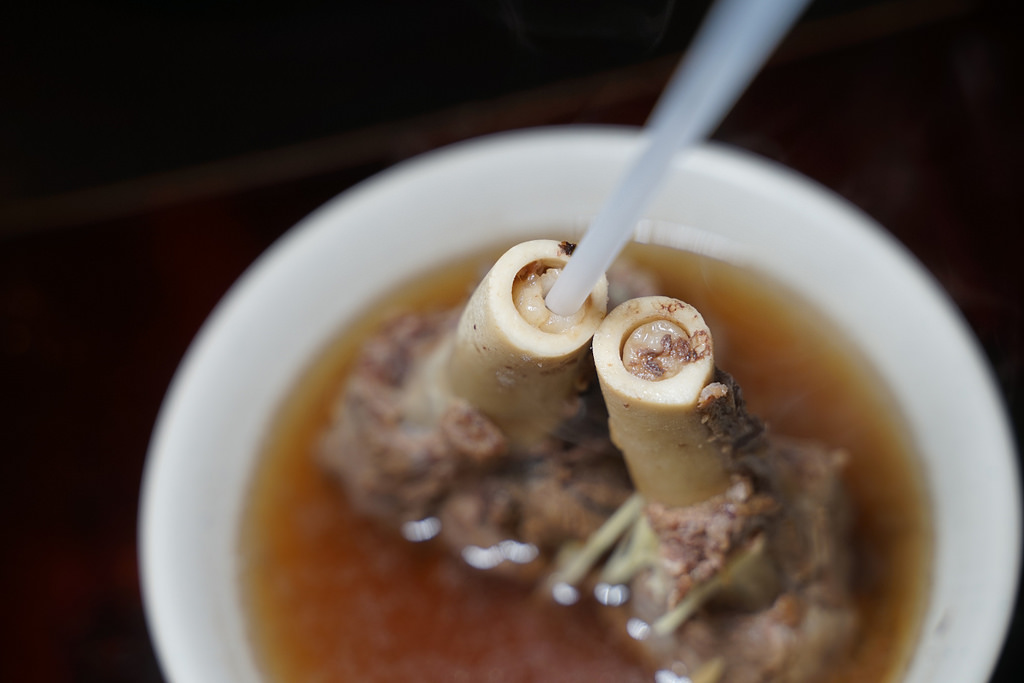 【新竹中山路美食推薦】新竹唯一純中藥熬煮岡山羊肉爐 燒烤/鍋類/熱炒通通有 皇品食補正宗高雄岡山羊肉快炒中山店