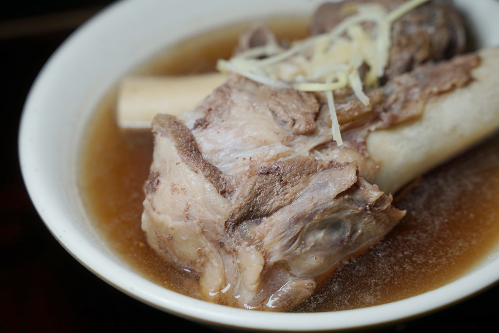 【新竹中山路美食推薦】新竹唯一純中藥熬煮岡山羊肉爐 燒烤/鍋類/熱炒通通有 皇品食補正宗高雄岡山羊肉快炒中山店