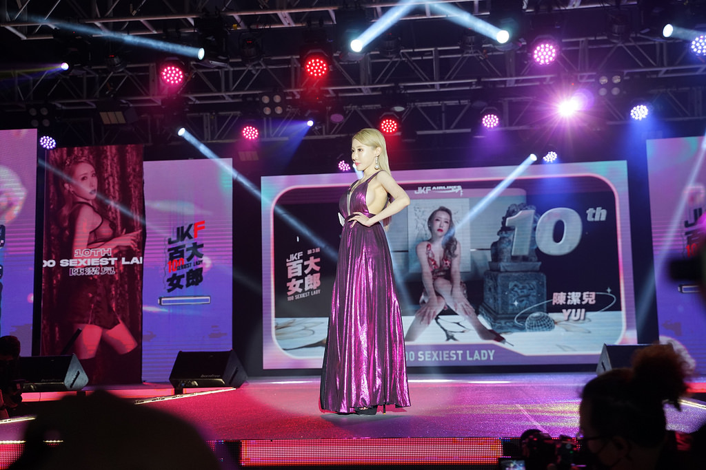 第三屆JKF百大女郎頒獎典禮全紀錄 呱吉上演老婆不要看 沈玉琳體驗H巨乳攻擊