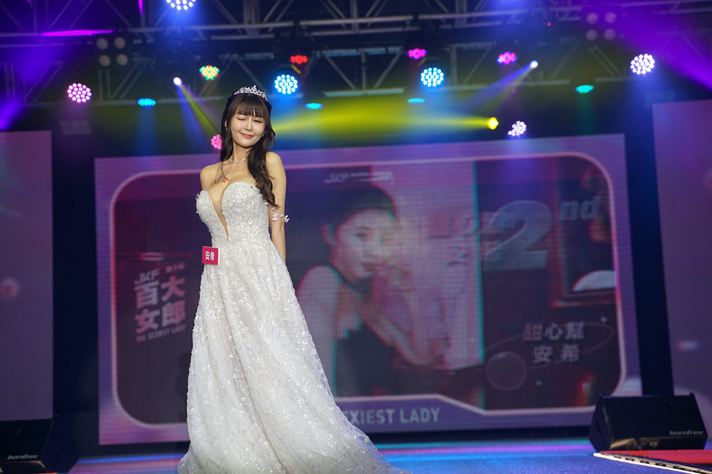 第三屆JKF百大女郎頒獎典禮全紀錄 呱吉上演老婆不要看 沈玉琳體驗H巨乳攻擊