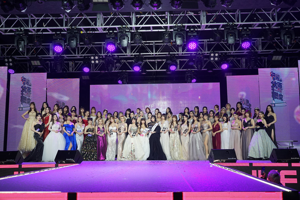 第三屆JKF百大女郎頒獎典禮全紀錄 呱吉上演老婆不要看 沈玉琳體驗H巨乳攻擊
