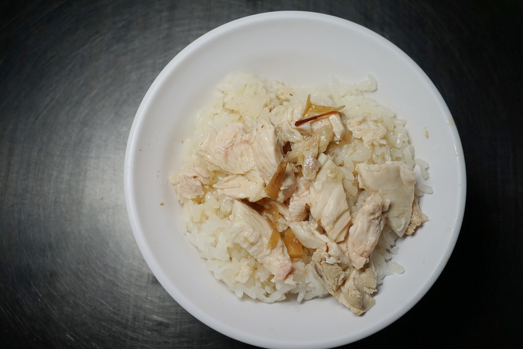 【嘉義文化路夜市美食推薦】宵夜場小吃好選擇 美味雞肉飯/香腸/豬皮 阿信美食