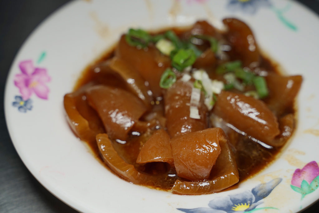 【嘉義文化路夜市美食推薦】宵夜場小吃好選擇 美味雞肉飯/香腸/豬皮 阿信美食