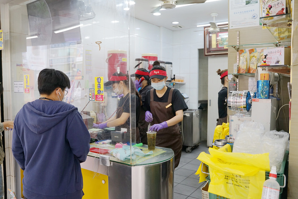 【嘉義必喝手搖飲】滿滿果肉葡萄柚綠茶 推薦開店就來避免排隊 源興御香屋圓環總店