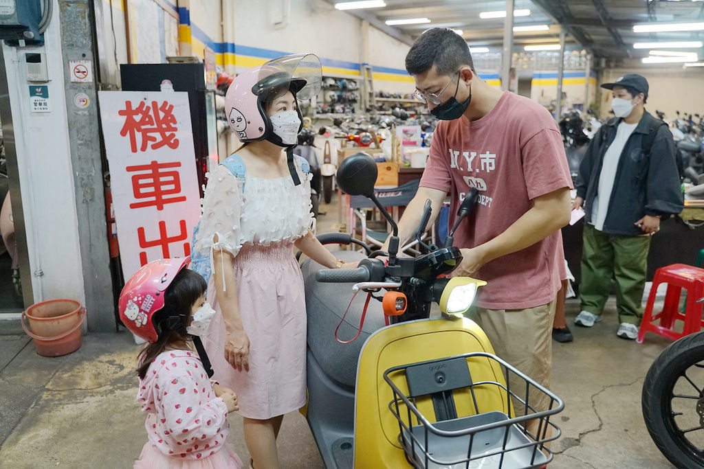 【台南租機車推薦】台南租Gororo電動車好選擇 車站接送超方便 明正機車出租