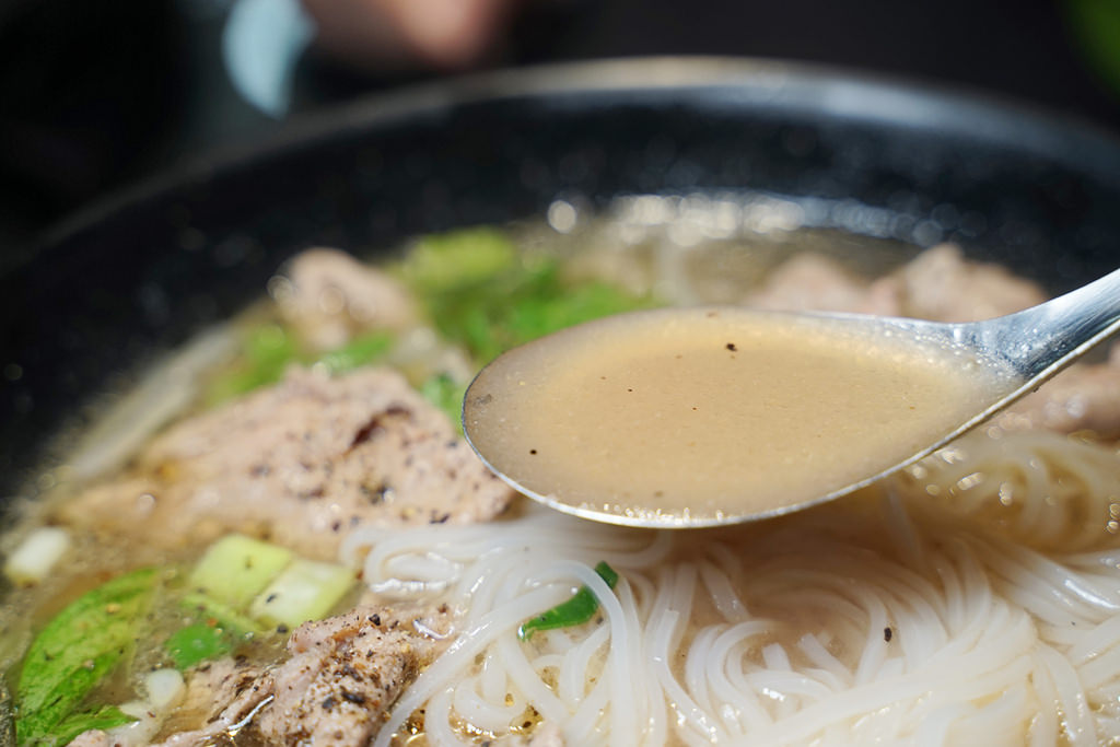 【鶯歌越南料理推薦】美味鮮牛肉河粉/生菜春捲/台式牛肉炒飯 佳家越南小吃