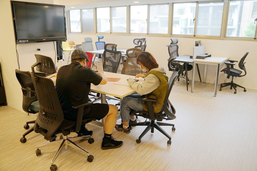 【台北人體工學椅推薦】全方位客製化量身訂做 實體試坐更安心 Backbone椎座工學