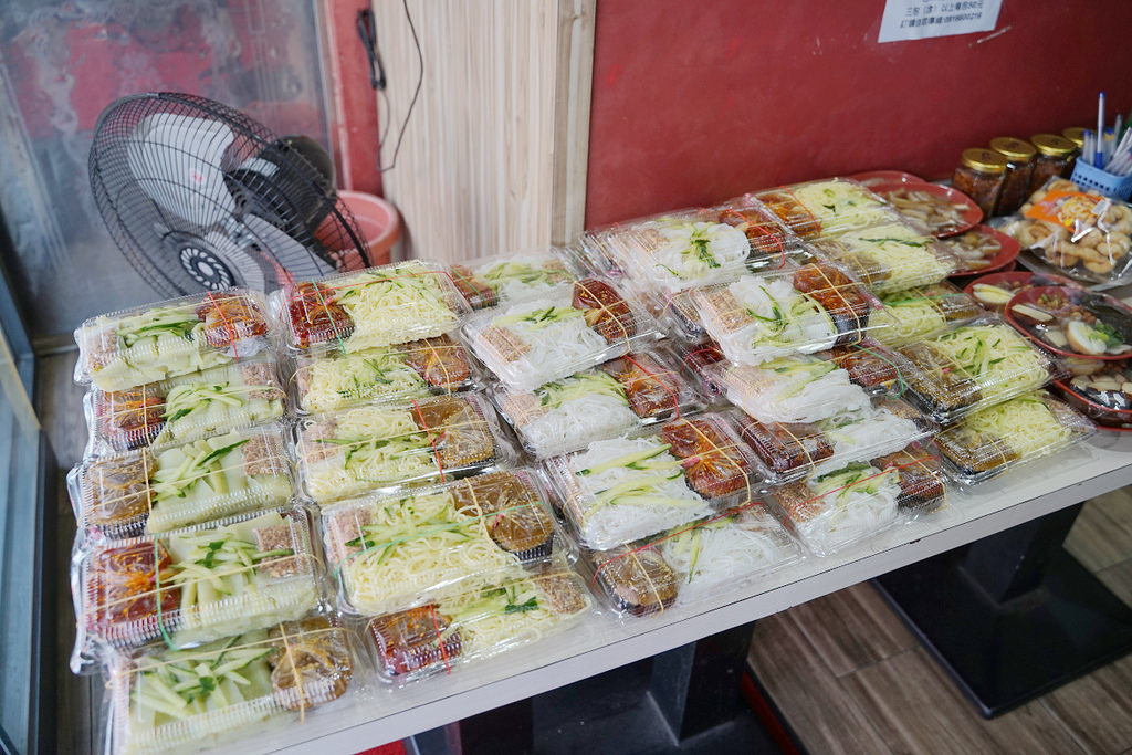 【龍岡米干推薦】湯頭濃郁餐點豐富 夏日甜品米涼蝦 唐記雲南米干總店
