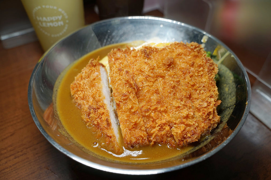 【台北公館市場美食推薦】水源市場高CP值咖啡飯 外酥內嫩炸豬排 三時午咖哩屋公館店